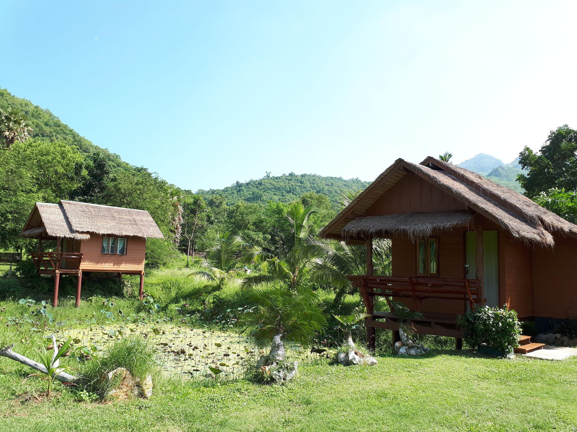 Lungcha Homestay Sam Roi Yot Extérieur photo